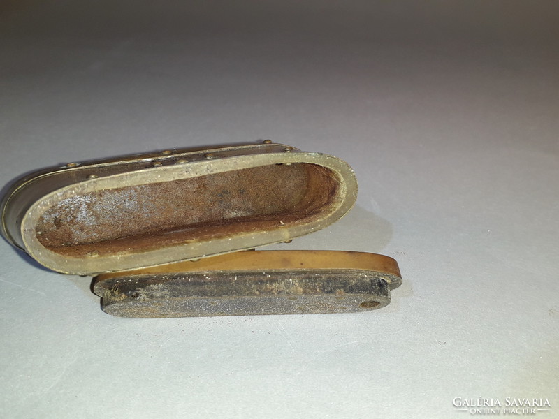 Antik réz veretes szaru tubák tartó doboz tubákos szelence