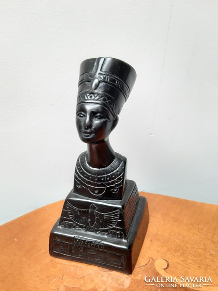 Nefertiti egypitomi szuvenir szobrocska