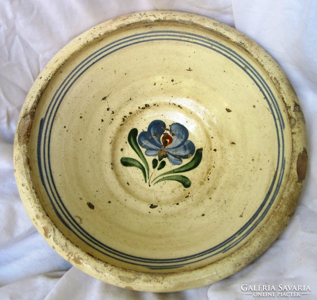 2 pieces of old folk ceramics, bowl 12 cm high, wall plate diameter 20 cm