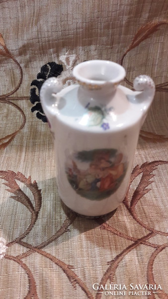 3Db antique scene with small porcelain vase