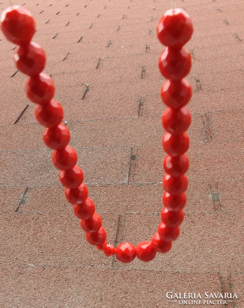 Faceted - red - blood-colored pearls necklace - string of pearls - jewelry