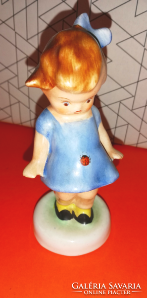 Bodrogkeresztúri katicás kék ruhás kislány