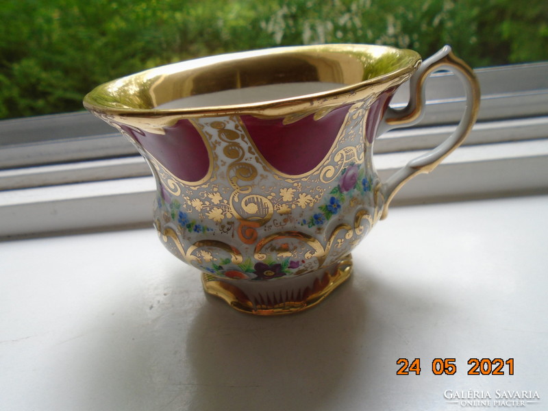 19.sz kézzel festett nagyon finom arany mintákkal és virágmintákkal opulensen aranyozott teás csésze