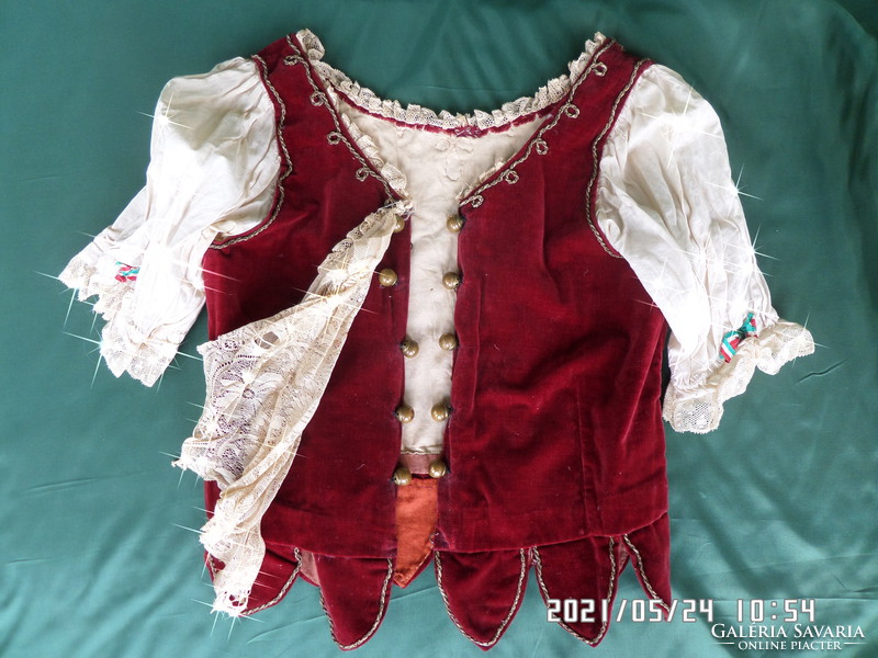 Old Hungarian women's top dress + party from the first half of the last century.