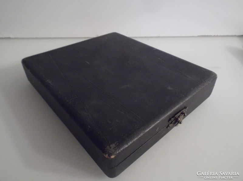 EVŐESZKÖZ LAKNER - EZÜSTÖZÖTT 1800 - as ÉVEKBŐL - 5 db - teáskanál - eredeti dobozában - 15 x 3 cm