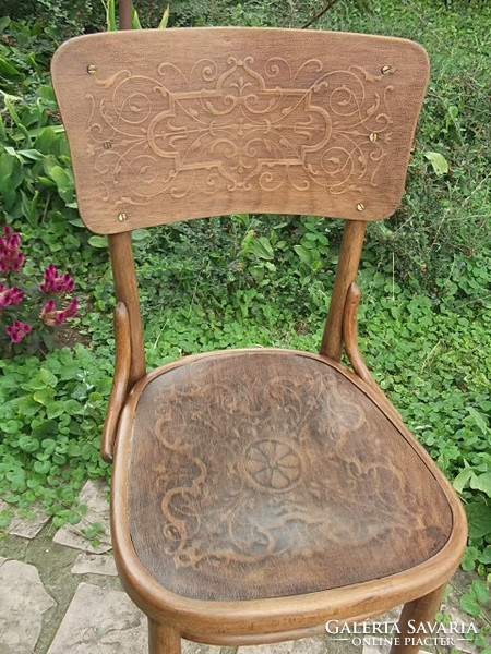 Thonet szék szép  mintával felújítva