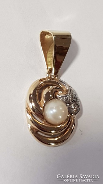 14K gold pendant with diamonds and pearls 2.7g