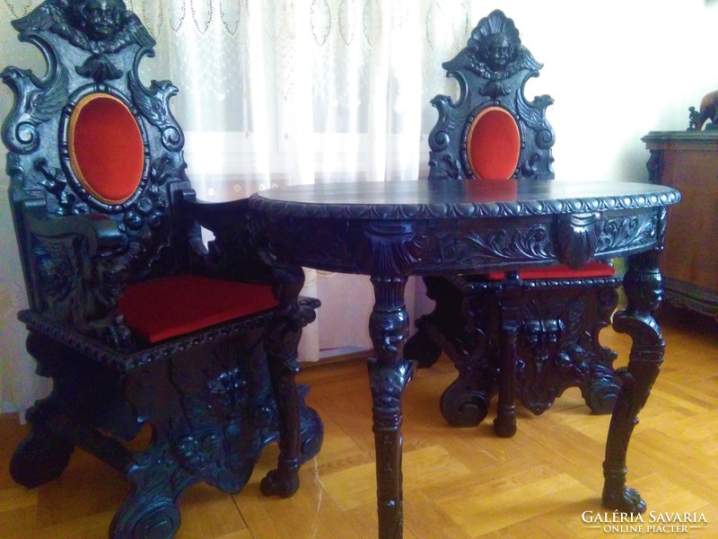 Antik kastély bútor