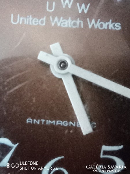 Ritka 1970-es évekbeli működő műanyag mechanikus United Watch Works karóra