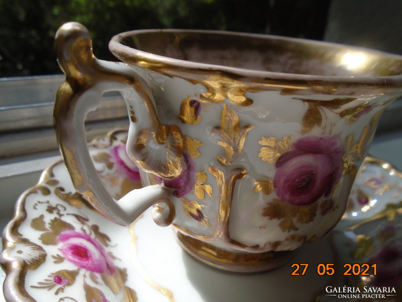 19.sz Muzeális  készlet aranyozott dombormintákkal, kézzel festet arany és rózsa mintákkal