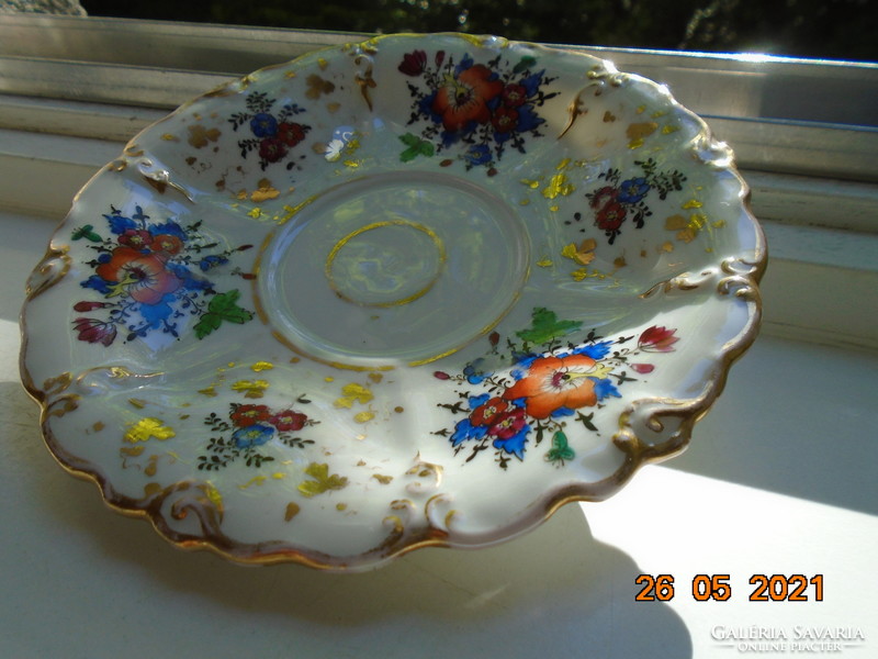 1854 Museum tk thun set with gilded reliefs, fine scattered gold and painted flower patterns