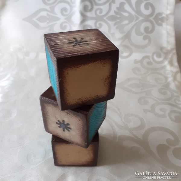 Decorative wooden cubes, turquoise-brown 4.