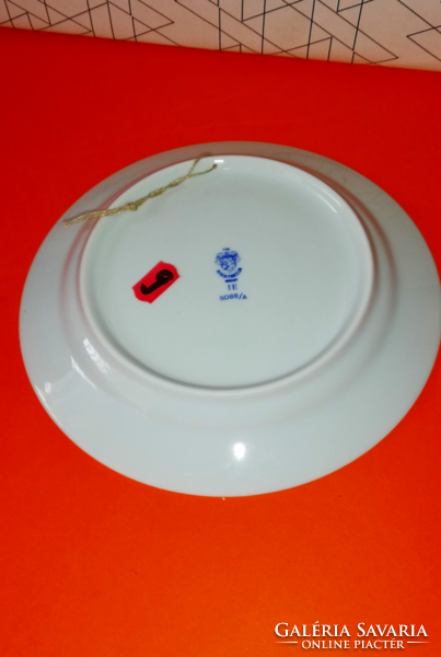 Retro lowland limited plate