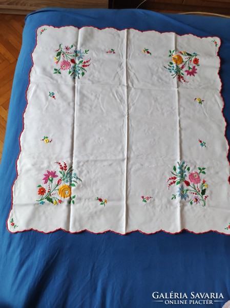 Kalocsa tablecloth (75x79 cm)