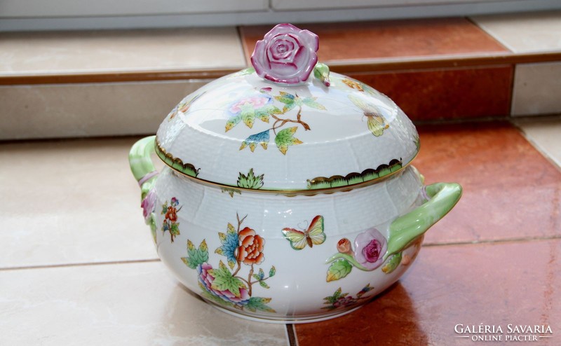 Viktoria Herend soup bowl with rose holder vbo 6.