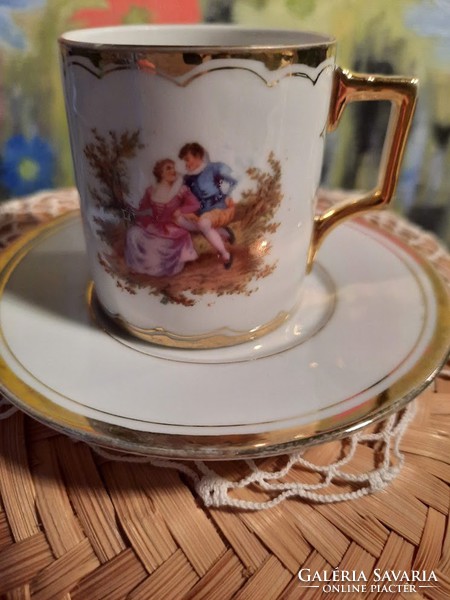 Porcelán kávés mokkás csésze-aljával, aranyozott szegéllyel, matricás díszítéssel