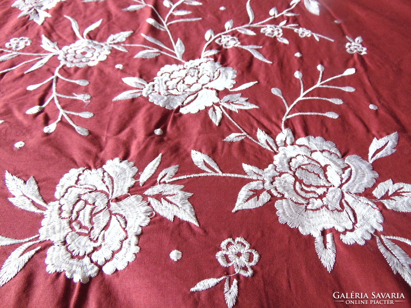 100% Cotton duvet cover with rose embroidery insert