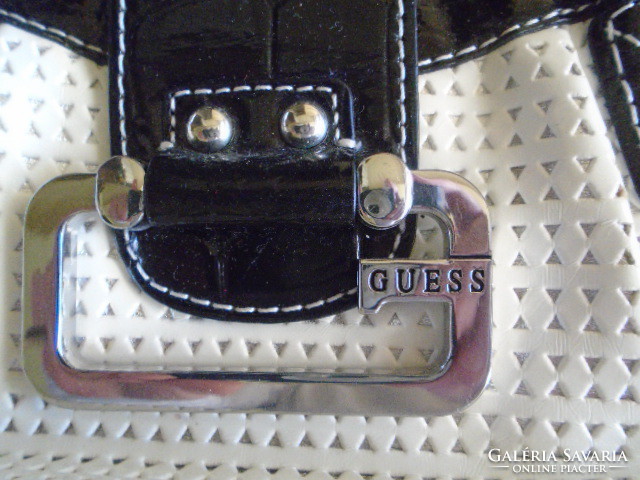 Eredeti Guess női kézi táska és egy GUSCI kézitáska gyári állapotban vannak REKLÁM ÁRON