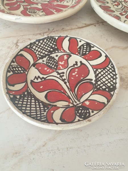 Korondi kerámia festett tányér 4 db, kancsó 3 db eladó!