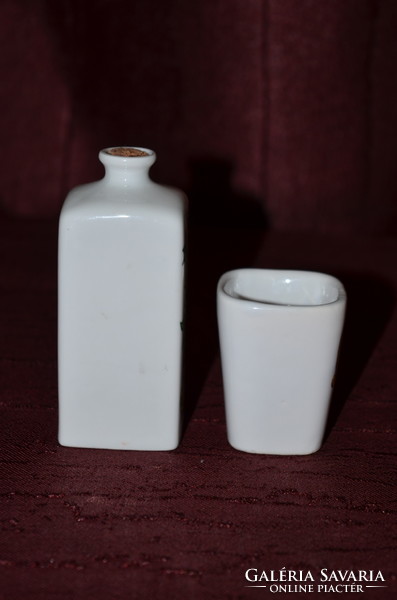 Aqua vitae kisüveg és pohár ( ritka méretű )  ( DBZ 0022 )