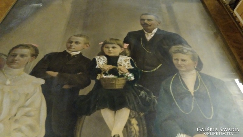 Colored bourgeois family photo from the 1870s-80s, gilded wooden frame, large size 79 x 102 cm