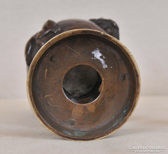 Antik, Japán bronzváza a Meji-korszakból