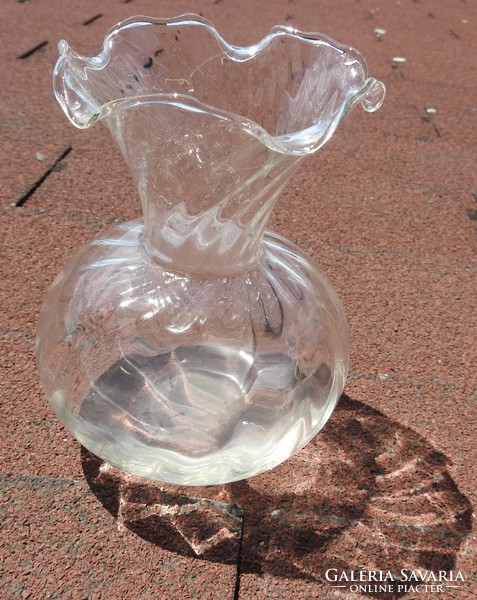Corrugated glass vase - glass vase
