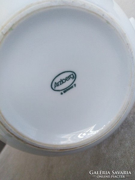 Bauhaus - porcelain, tea pourer