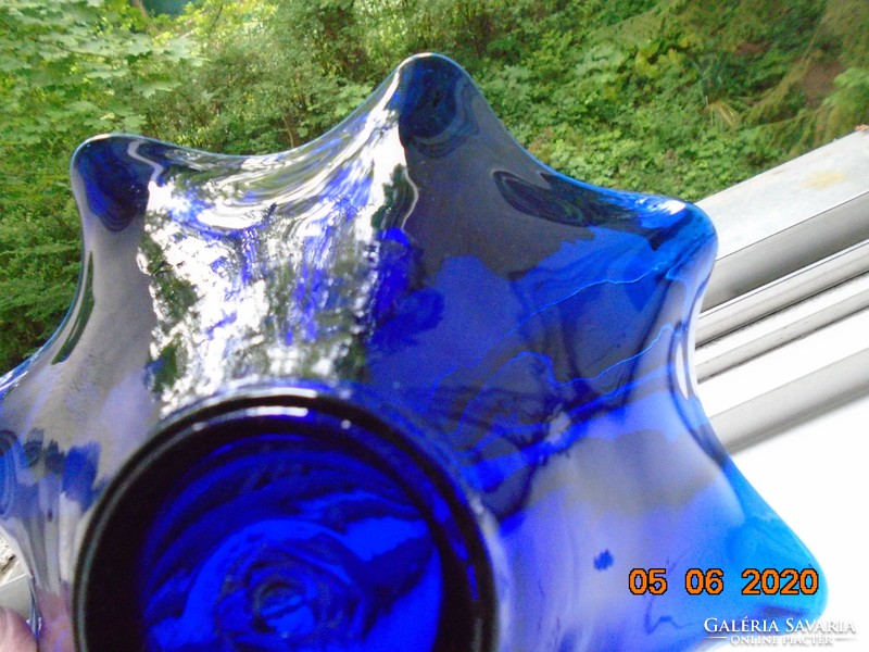 Muránói kobaltkék virágkehely formájú fodros nehéz üveg dísztál