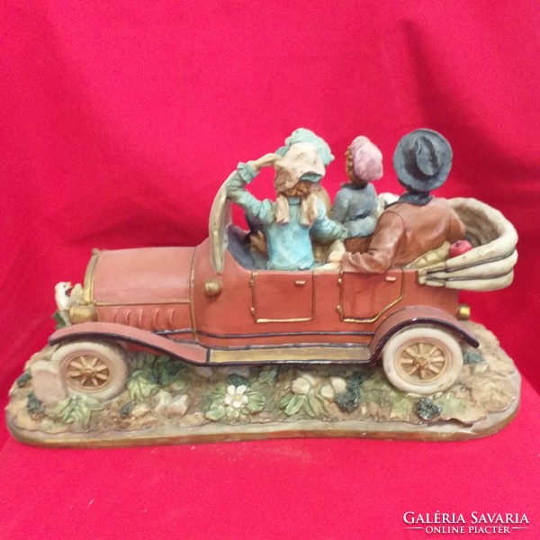 Old-looking car family life table ornament, figurine.40 Cm.