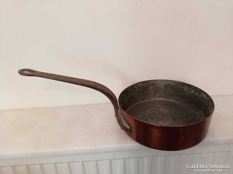 Antique tinned heavy kitchen utensil copper small pan with iron handle 95. 4223