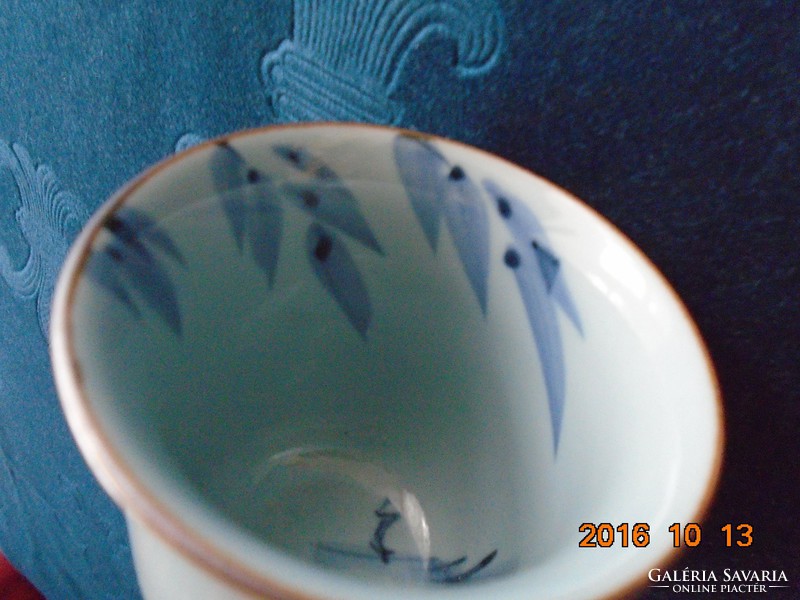 Kézzel festett ,kézzel jelzett japán teás pohár, sziklás tengerpart és bambusz minta