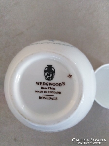WEDGWOOD - hófehér, angol porcelán dísztárgy