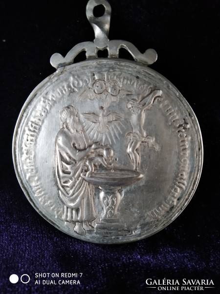 Antik ezüst keresztelő medál (18.-század)
