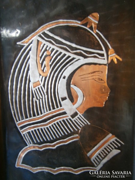 Fém falikép egyiptomi ábrázolással