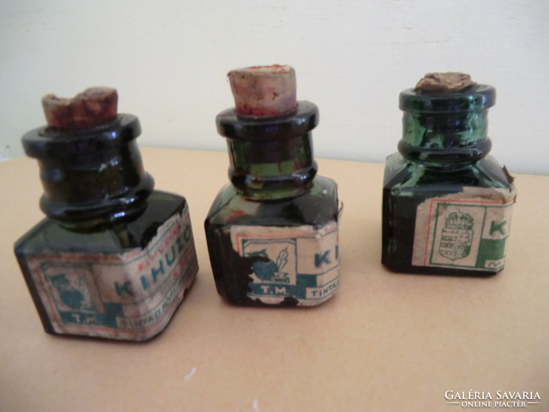 Pull-out ink bottle with 3 cm original label in 3 colors for sale from a collection