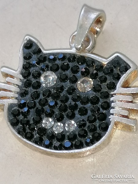 Fekete cica medál cirkonkövekkel díszítve 925