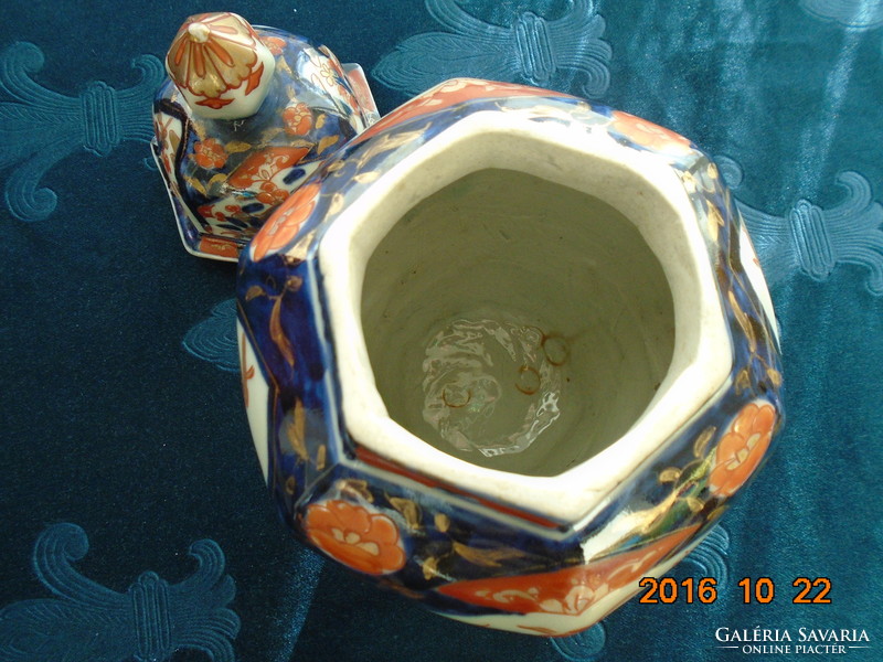1870 EDO IMARI, fedeles, hexagonális,kézzel festett kobalt arany, vaspiros váza