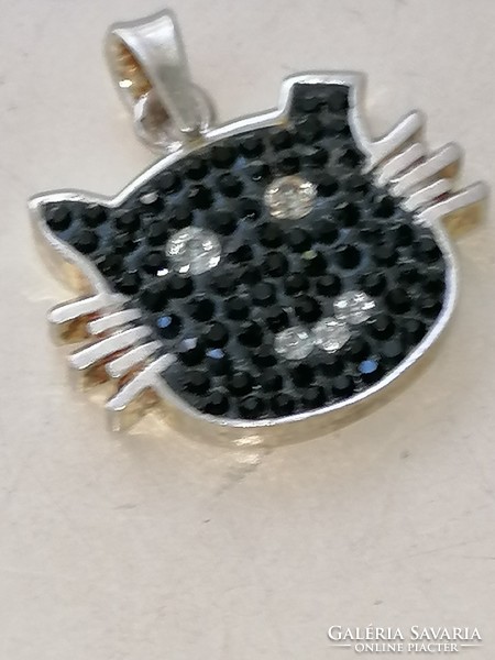 Fekete cica medál cirkonkövekkel díszítve 925