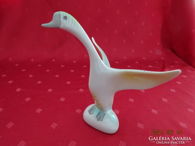 Hollóházi porcelán figurális szobor, színes repülő liba, magassága 15,5 cm. Vanneki!
