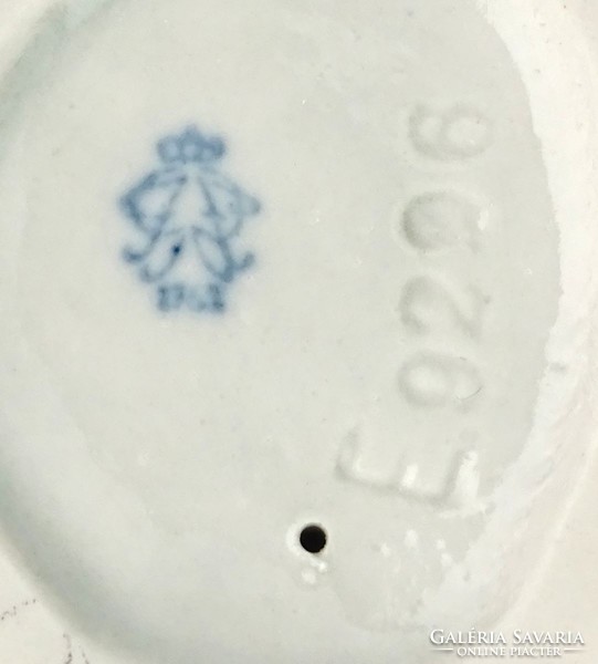 1F032 Régi jelzett Volkstedter porcelán kismadár paradicsommadár