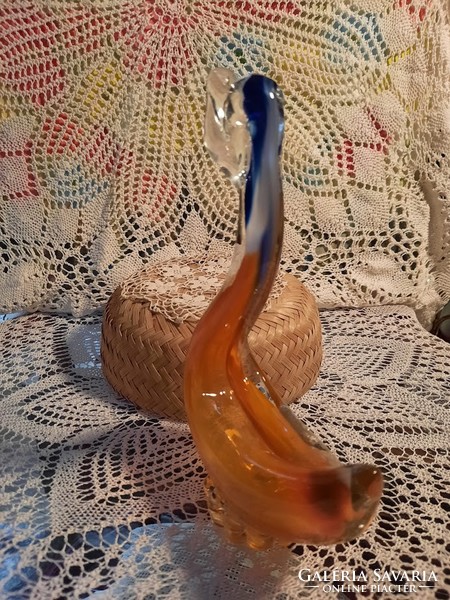 Glass swan resplendent in colors. From Murano? Its height is 24 cm.