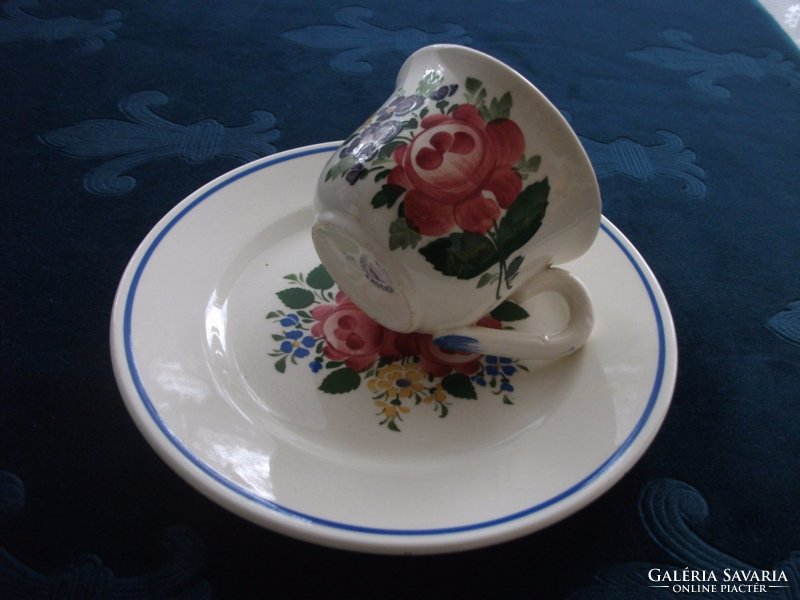 19.sz német MAJOLIKA Waechsterbach kézzel festett virágos csésze és tányér