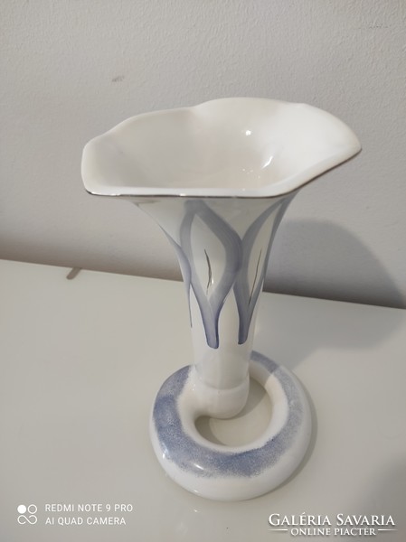 Különleges porcelán váza