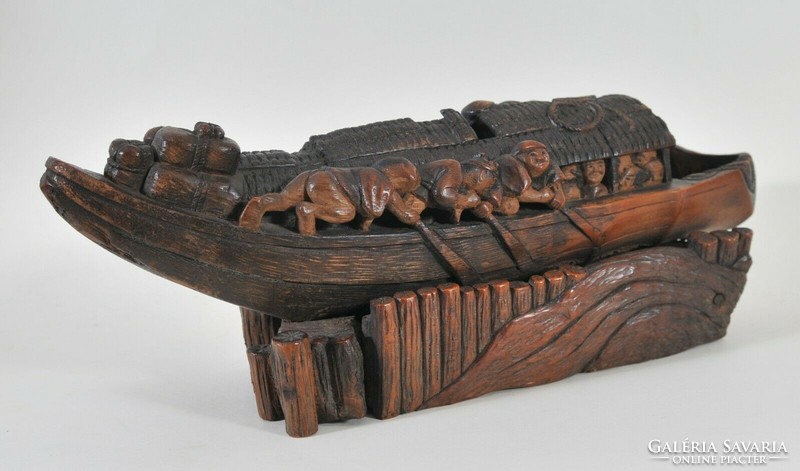 Antik kínai bambuszból faragott hajó a 18.századból