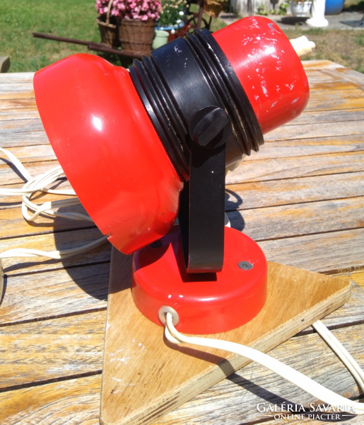 Retro space age red-black metal table and wall lamp, wooden base, tiltable, adjustable head, works