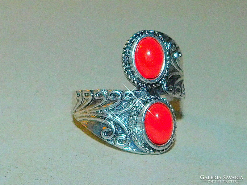 Korall Piros köves Csavart díszes Tibeti Ezüst  Gyűrű 8-as