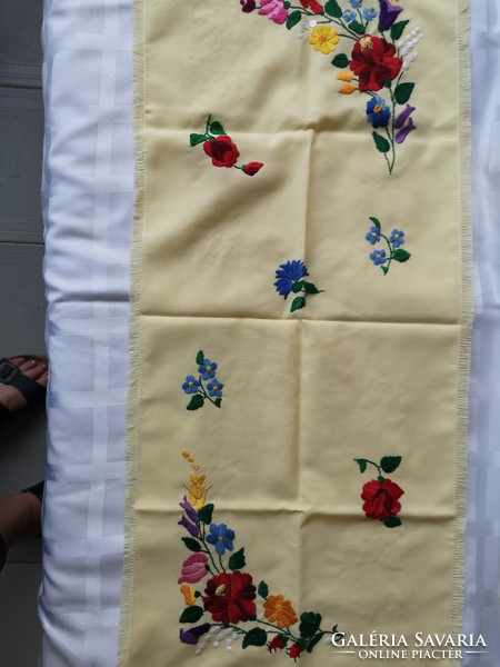 Embroidered table runner