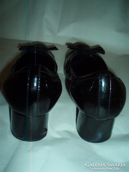 Eredeti PRADA fekete lakkbőr női cipő
