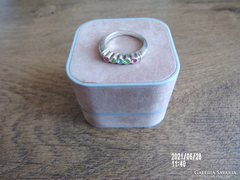 Showy silver ring